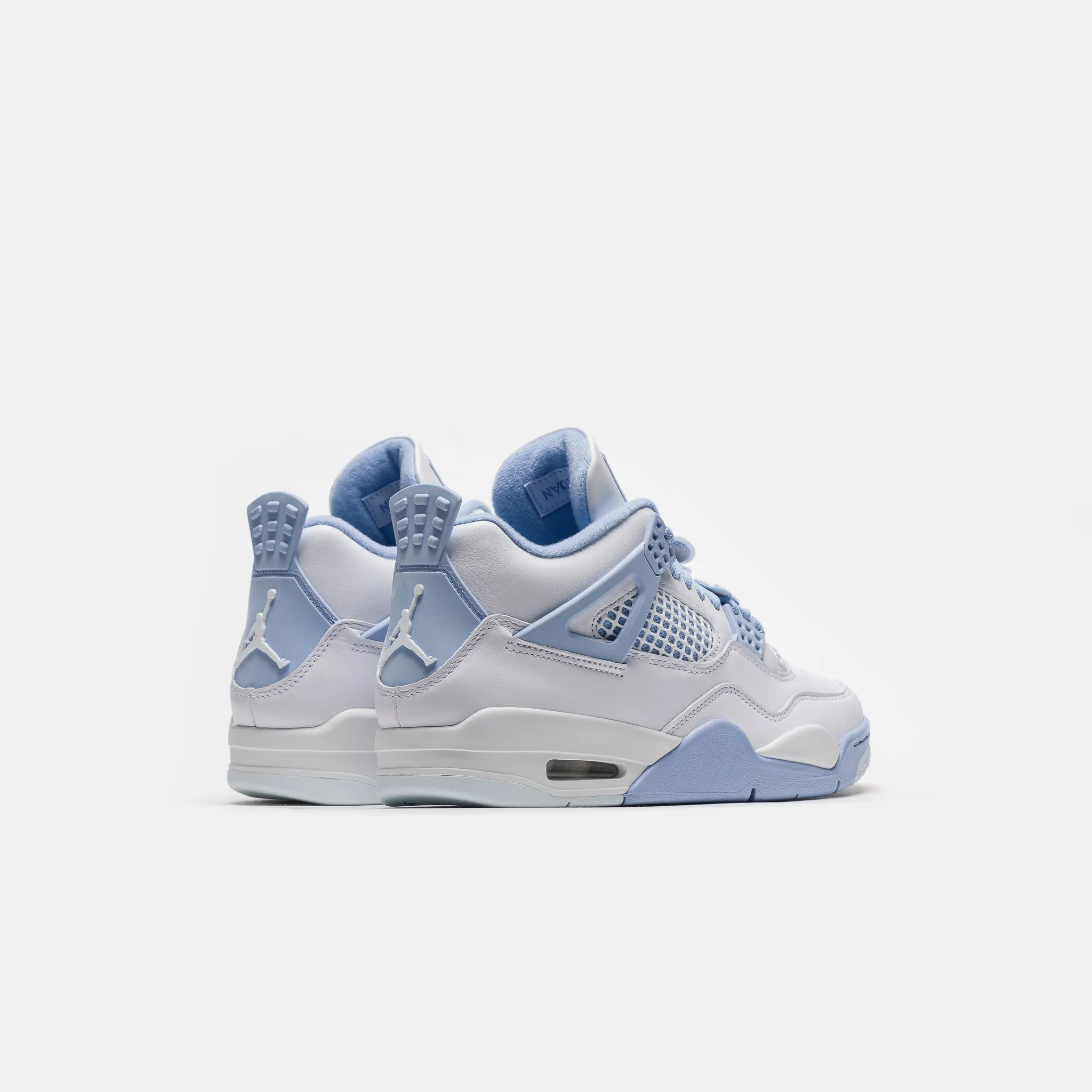 Air Jordan 4 Retro Sneaker in White/Aluminum/Blue Tint/ Oil Green
