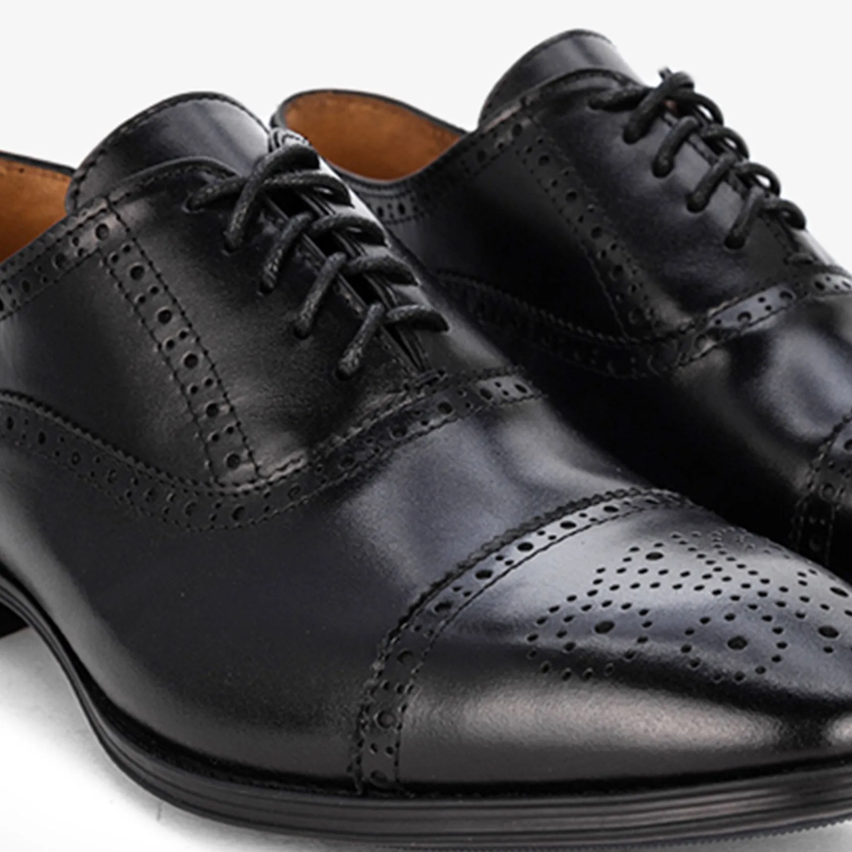 BARRINGTON in Black