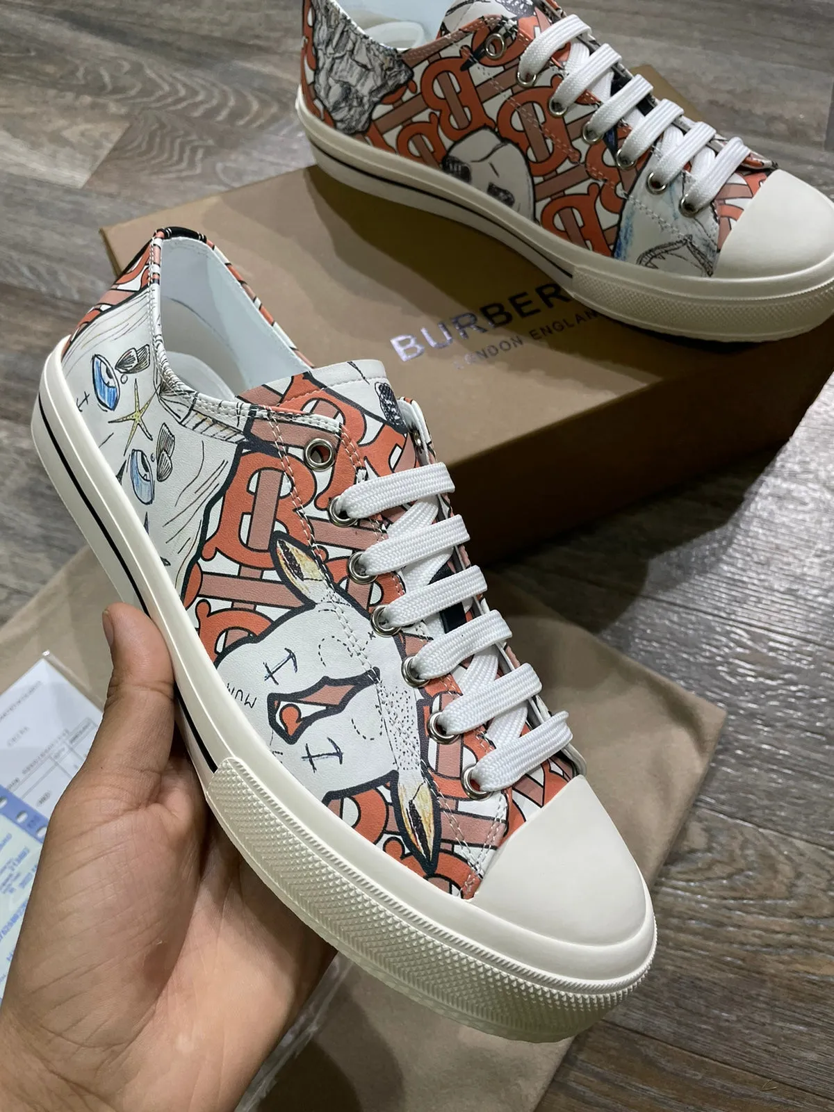 BURBERRY || Check-TB Logo Print Low-Top Sneakers