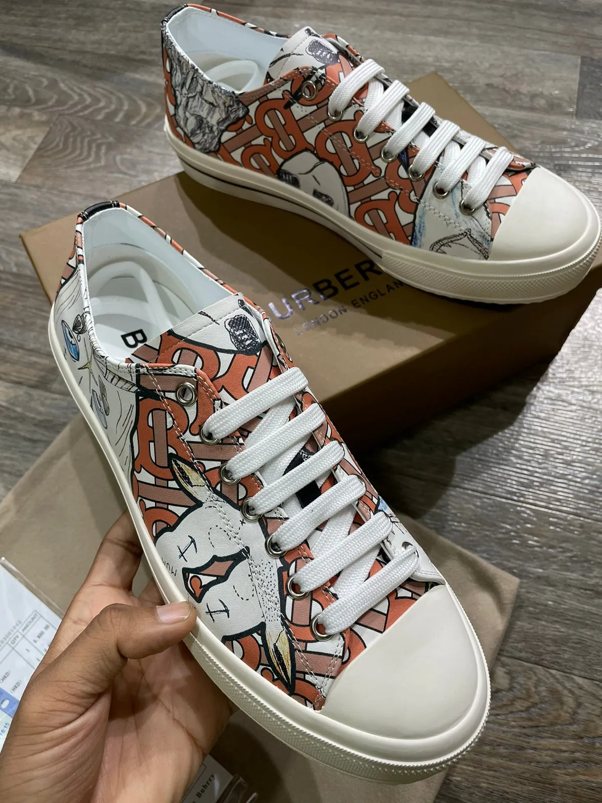 BURBERRY || Check-TB Logo Print Low-Top Sneakers