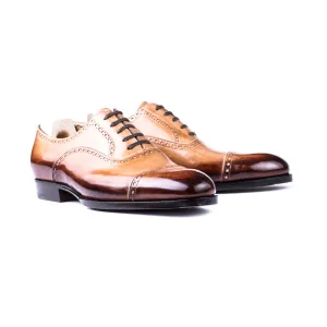 Elegant Dress Oxford with brogued toe cap
