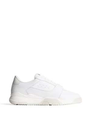 Hoop Low Top Sneaker