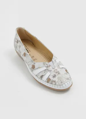 Soft leather comfort width moccasins
