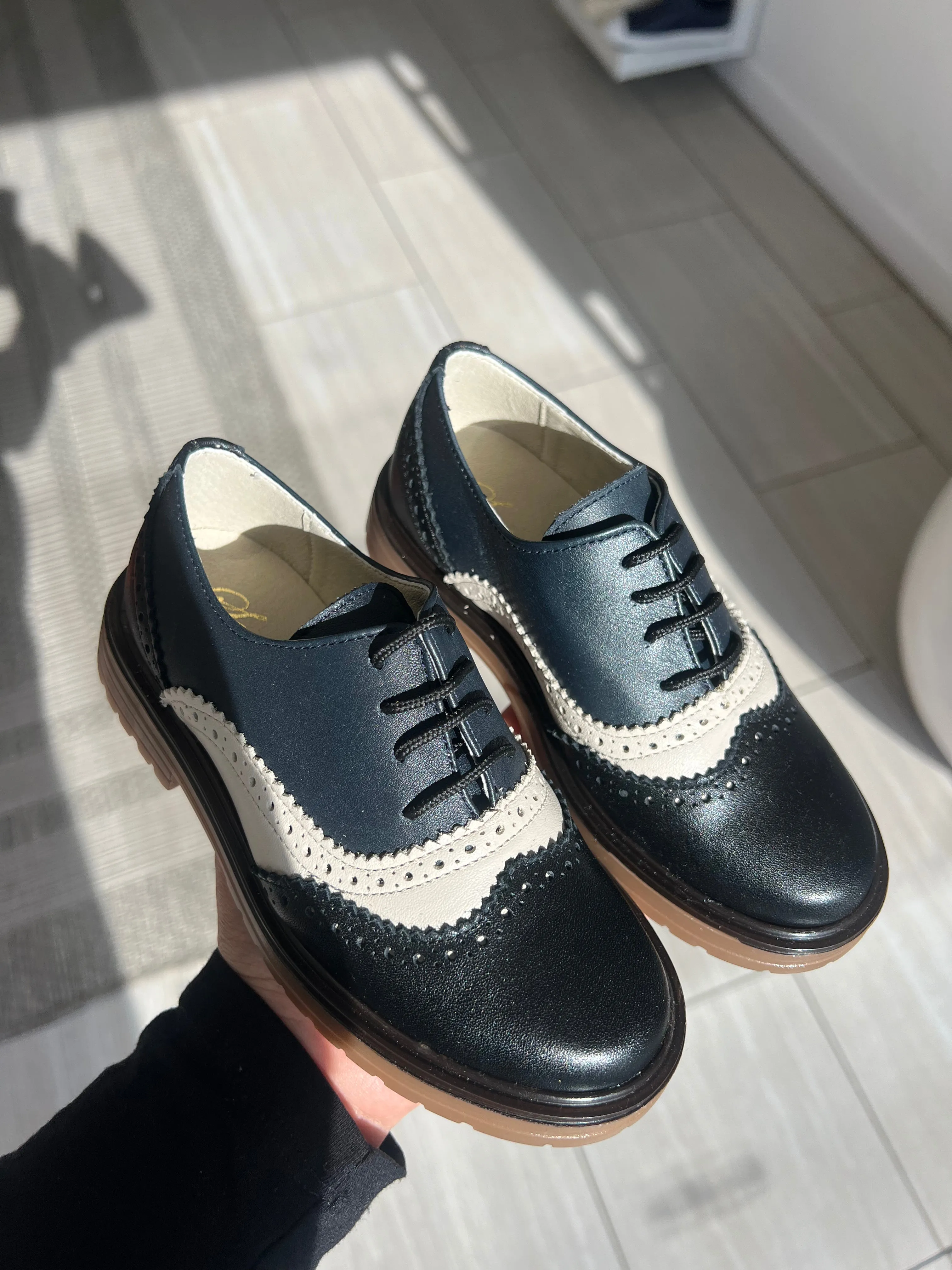 Sonatina Navy Cream Wingtip Oxford